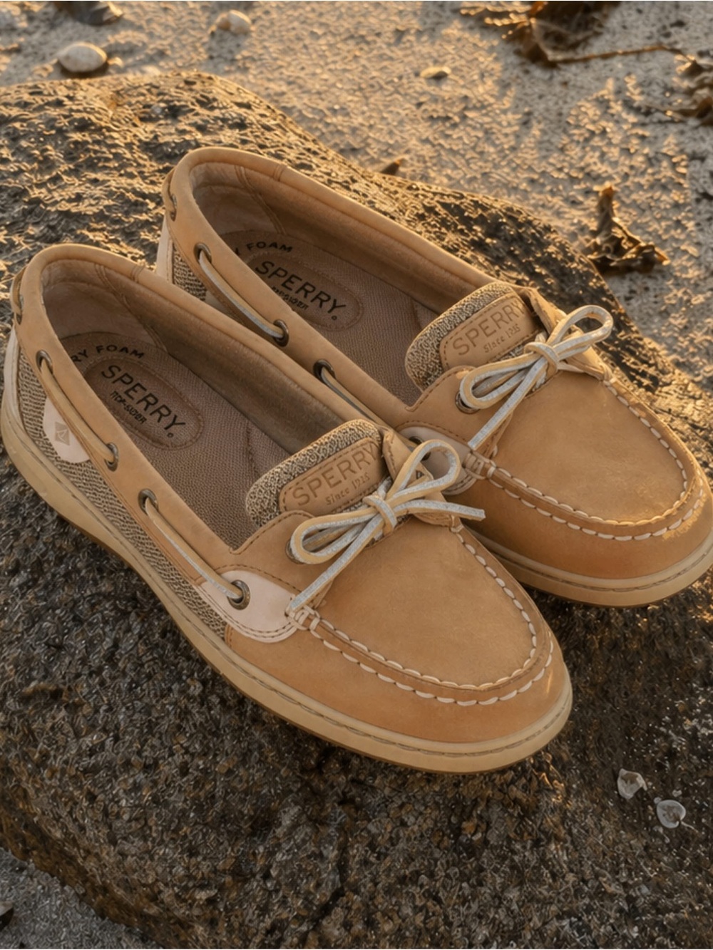 NWOT Sperry Women's Tan Leather Boat Shoes
